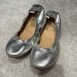 Yosi Samra Foldable Ballet Flats - Silver - Size 8